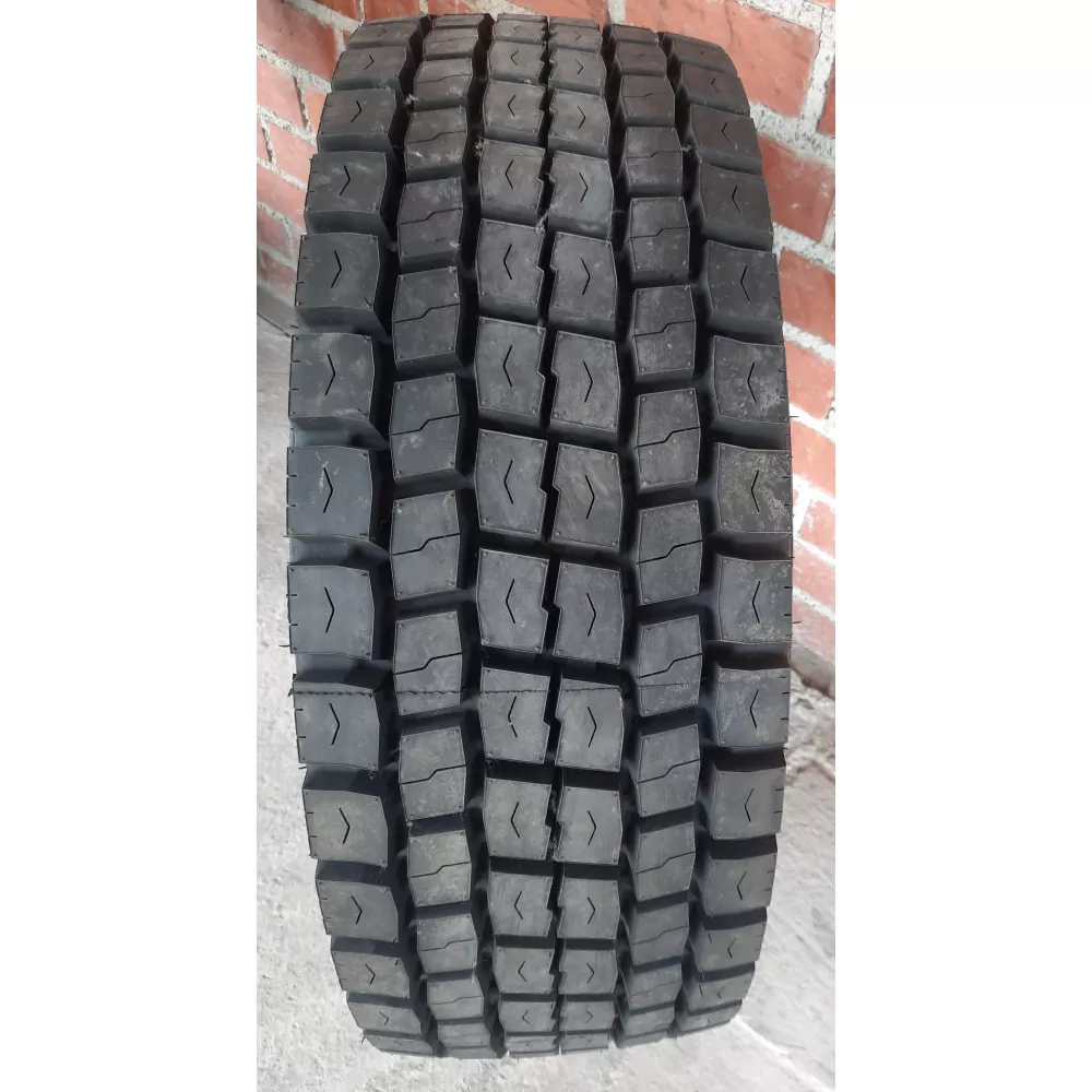 Грузовая шина 305/70 R19,5 Long March LM-329 18PR в Верхние Серги