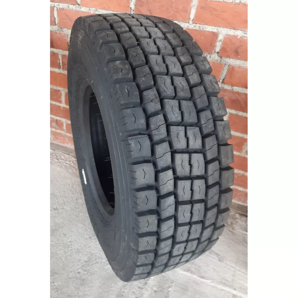 Грузовая шина 305/70 R19,5 Long March LM-329 18PR в Верхние Серги