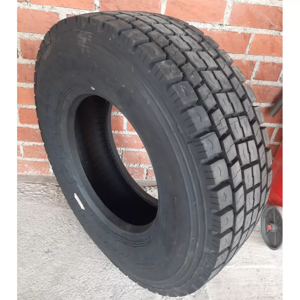 Грузовая шина 305/70 R19,5 Long March LM-329 18PR в Верхние Серги